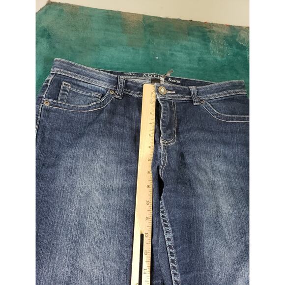 Apt 9 Jeans Size 14 Petite Womens Blue Pants Stretch Ladies Mid Rise Bootcut - Picture 6 of 11